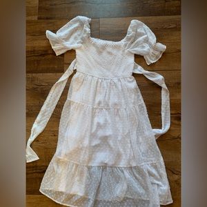 White puff sleeve textured dress